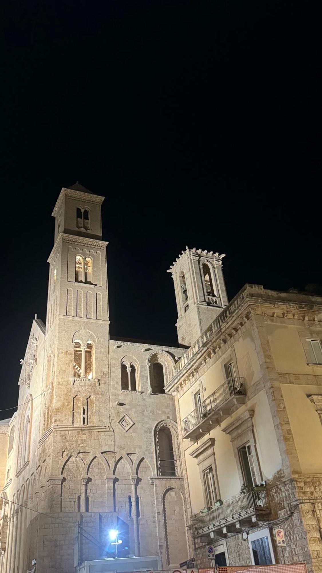 Centro Storico Suites 지오비나조 외부 사진